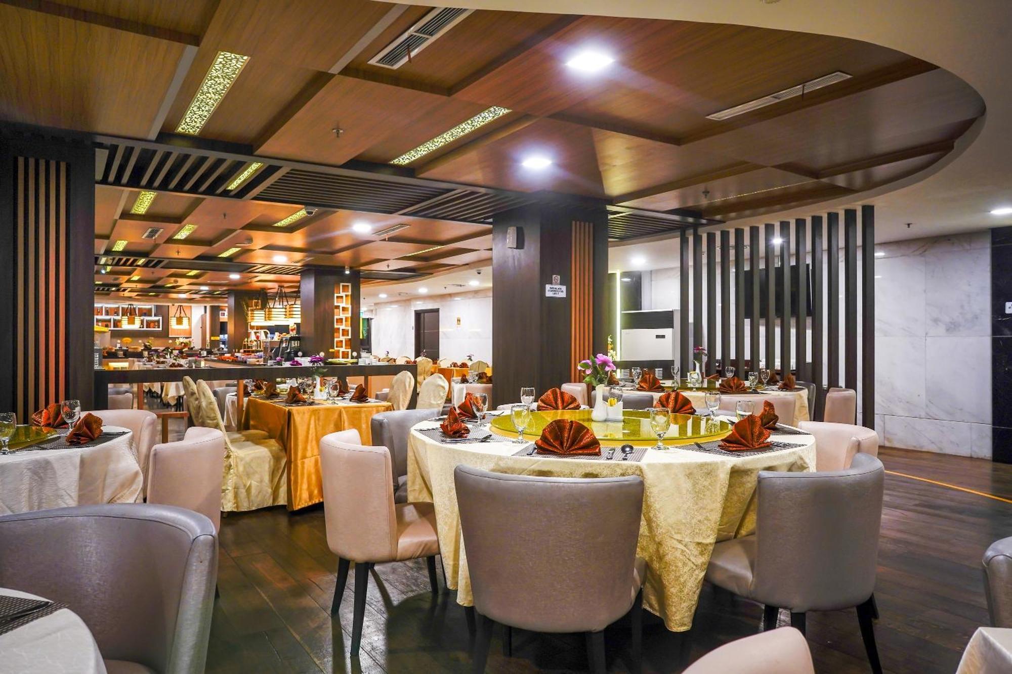 Nagoya Hill Hotel Batam Esterno foto