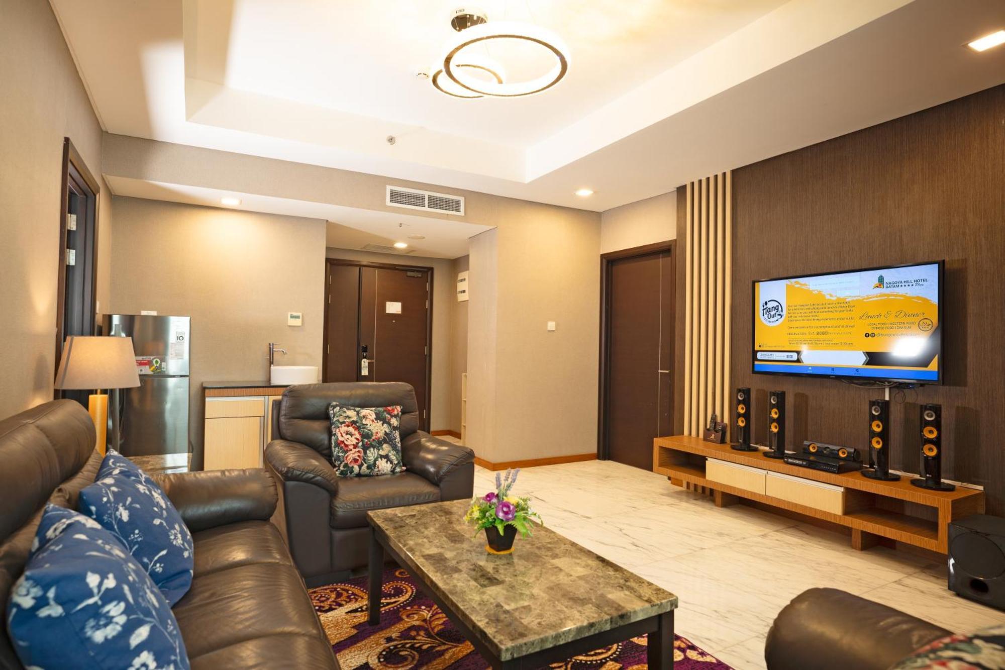 Nagoya Hill Hotel Batam Esterno foto