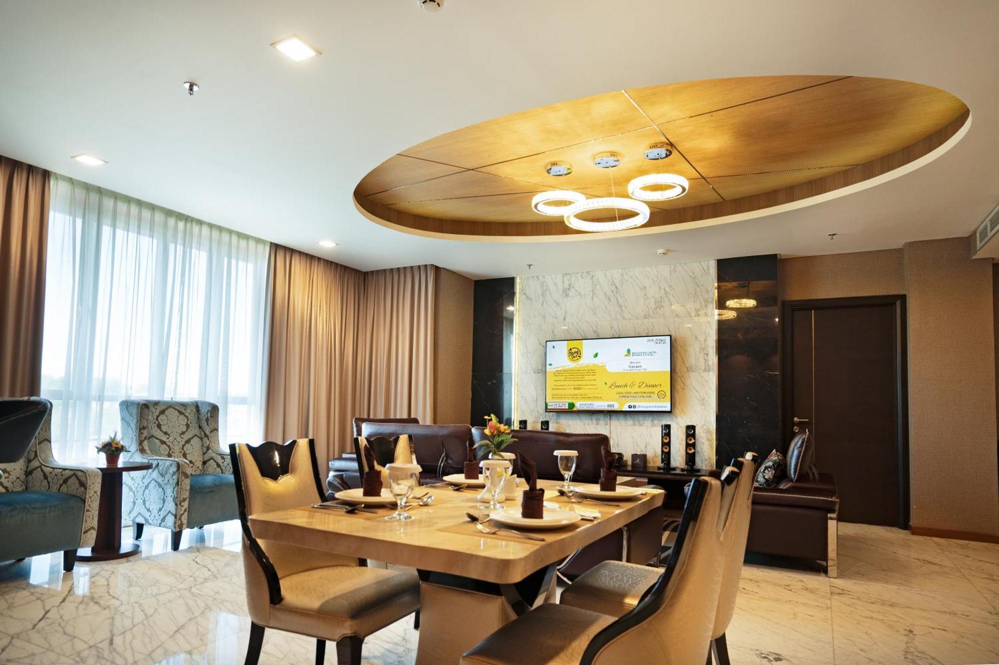 Nagoya Hill Hotel Batam Esterno foto