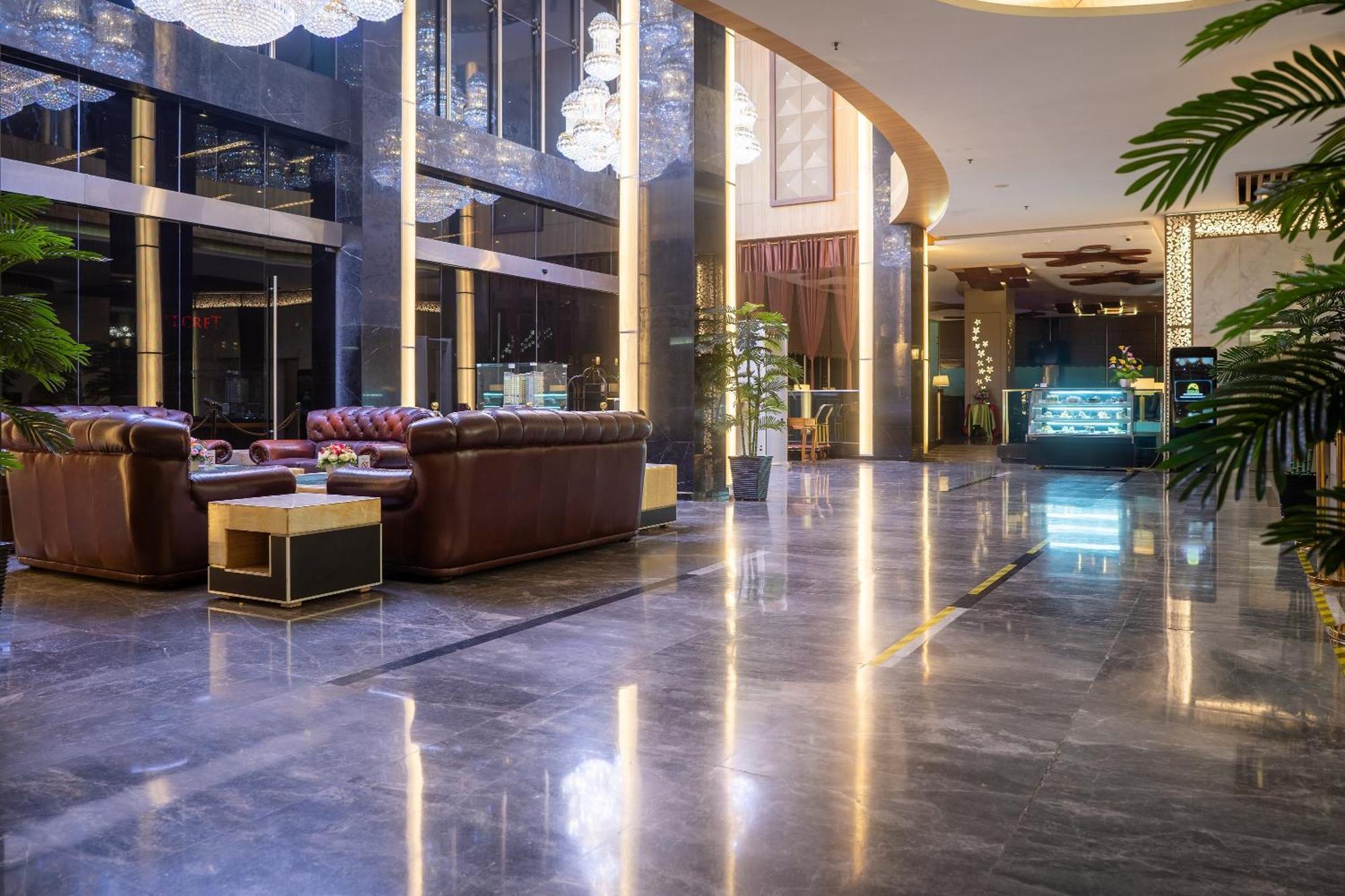 Nagoya Hill Hotel Batam Esterno foto