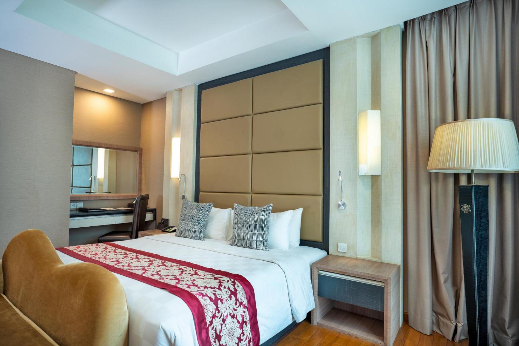 Nagoya Hill Hotel Batam Esterno foto