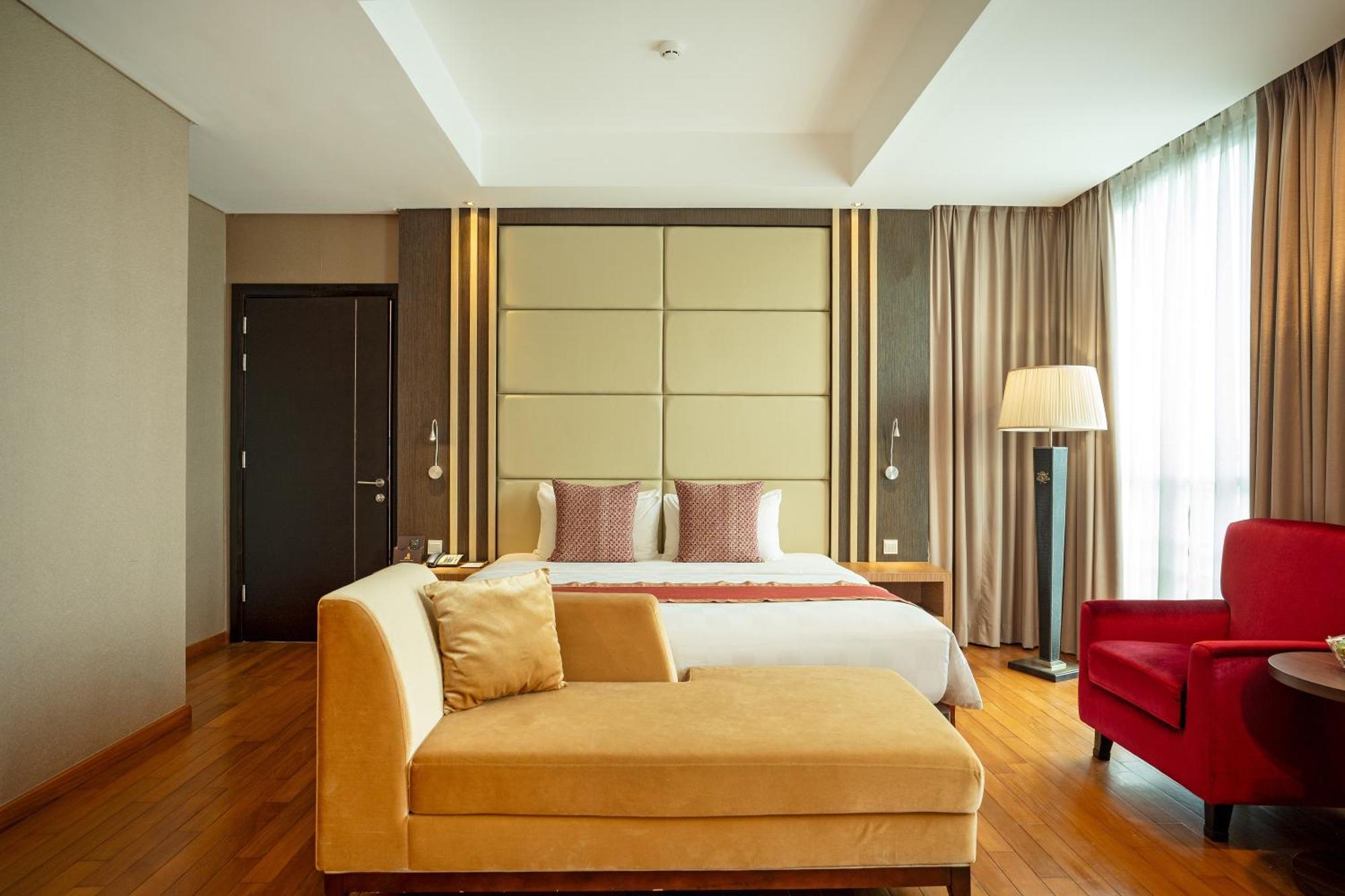 Nagoya Hill Hotel Batam Esterno foto
