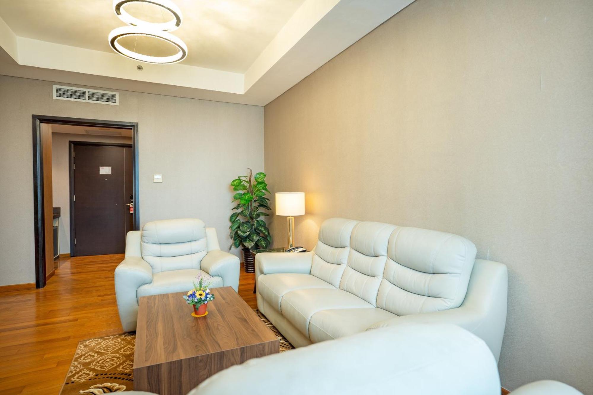 Nagoya Hill Hotel Batam Esterno foto
