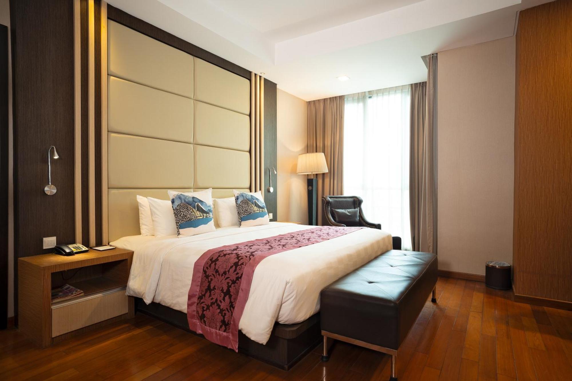 Nagoya Hill Hotel Batam Esterno foto