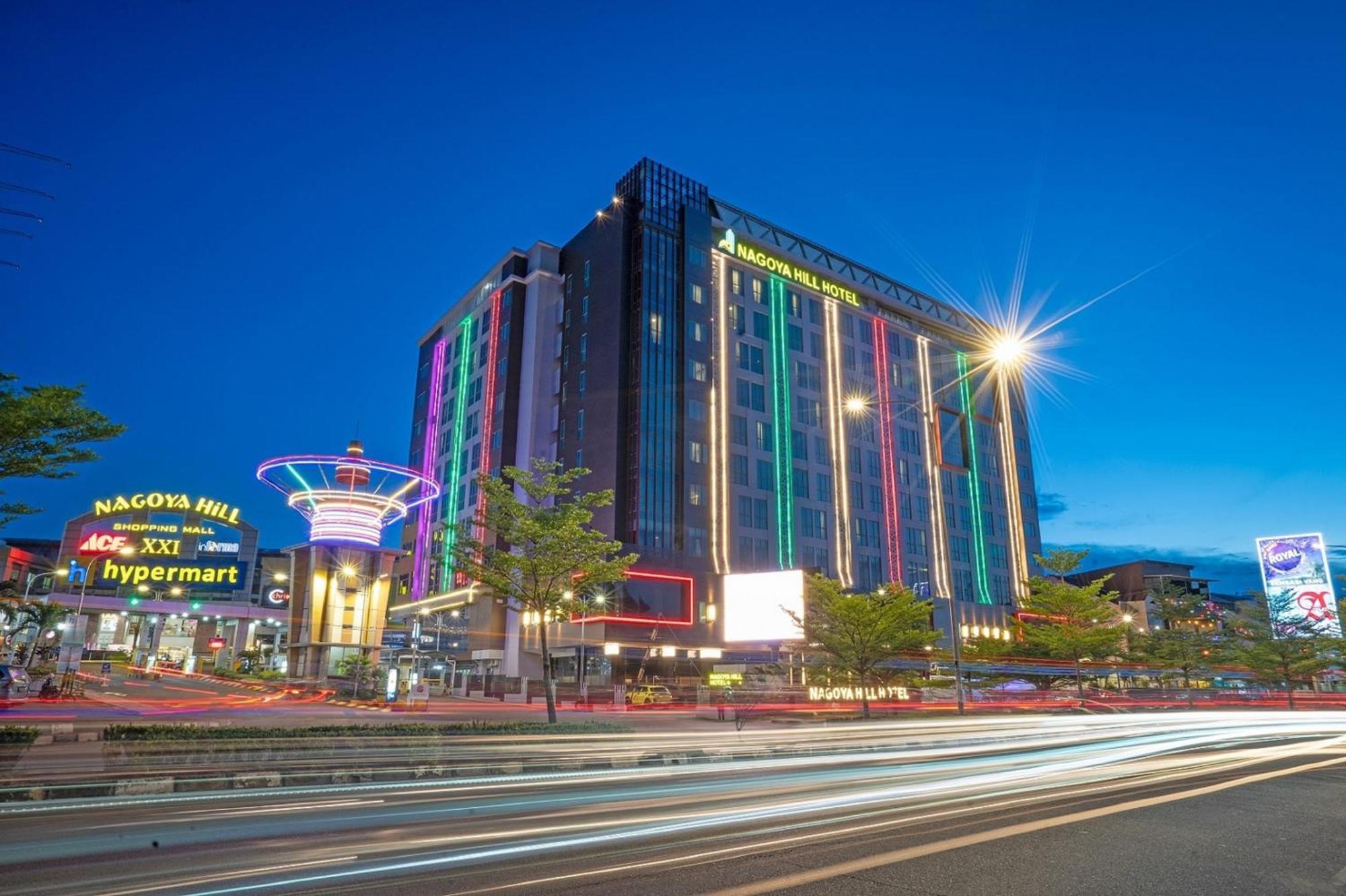 Nagoya Hill Hotel Batam Esterno foto