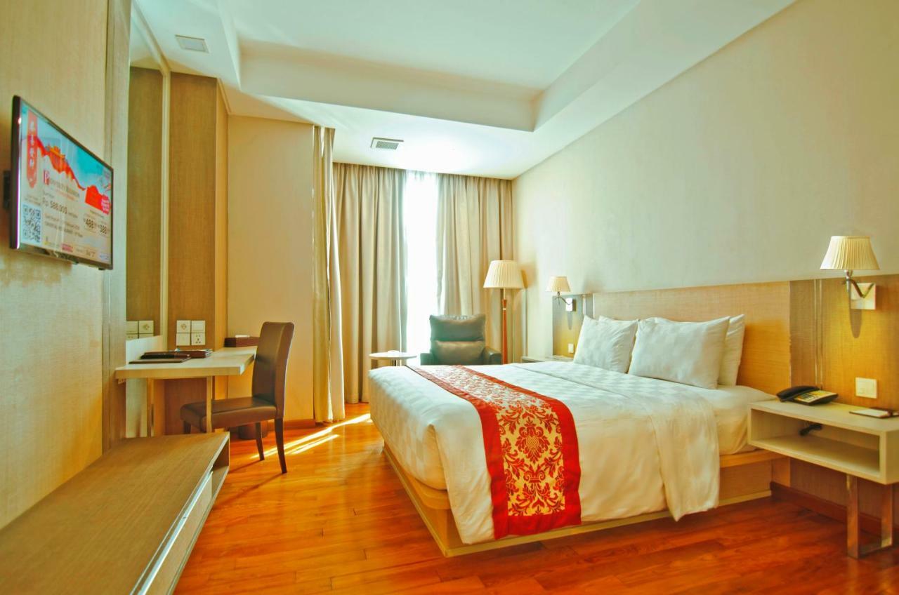Nagoya Hill Hotel Batam Esterno foto